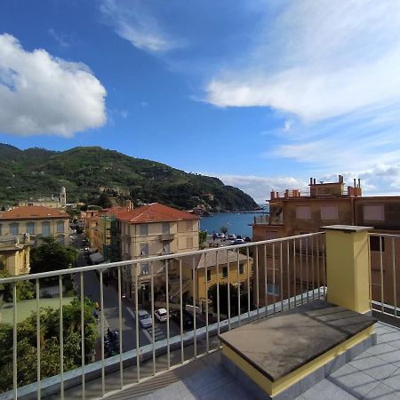 Monia House Sea View Apartment Леванто Екстериор снимка