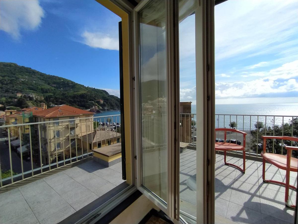 Monia House Sea View Apartment Леванто Екстериор снимка