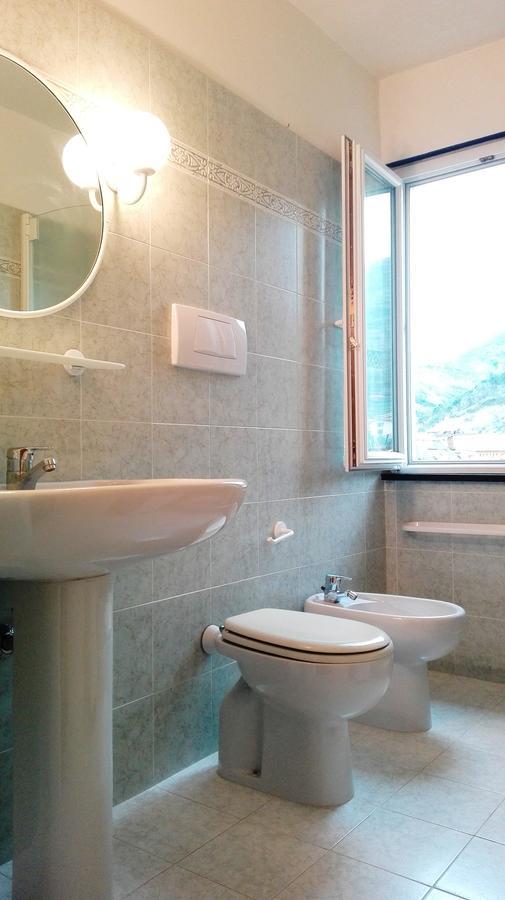 Monia House Sea View Apartment Леванто Екстериор снимка